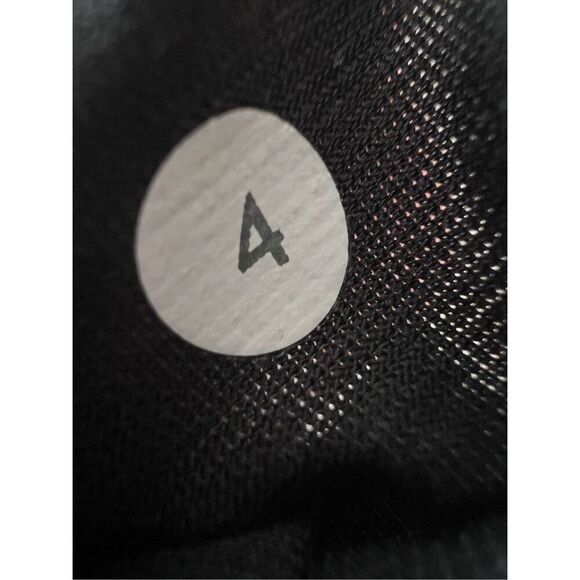 Lululemon Exquisite Bra Black size 4 - Picture 7 of 7